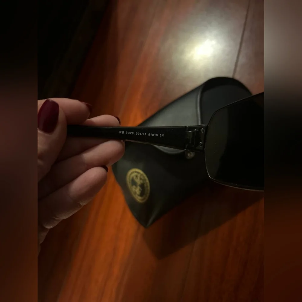 Ray-Ban Sunglasses and Case -UV Protection - Picture 4 of 5